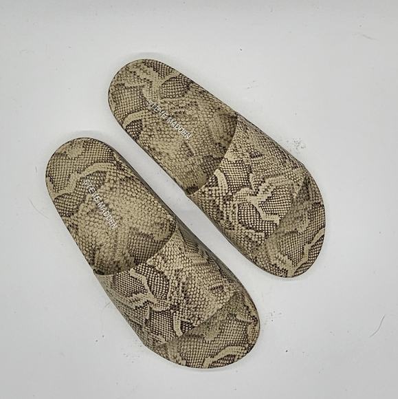 Steve Madden Sofi Printed Slide Sandal in Snake - Picture 6 of 7